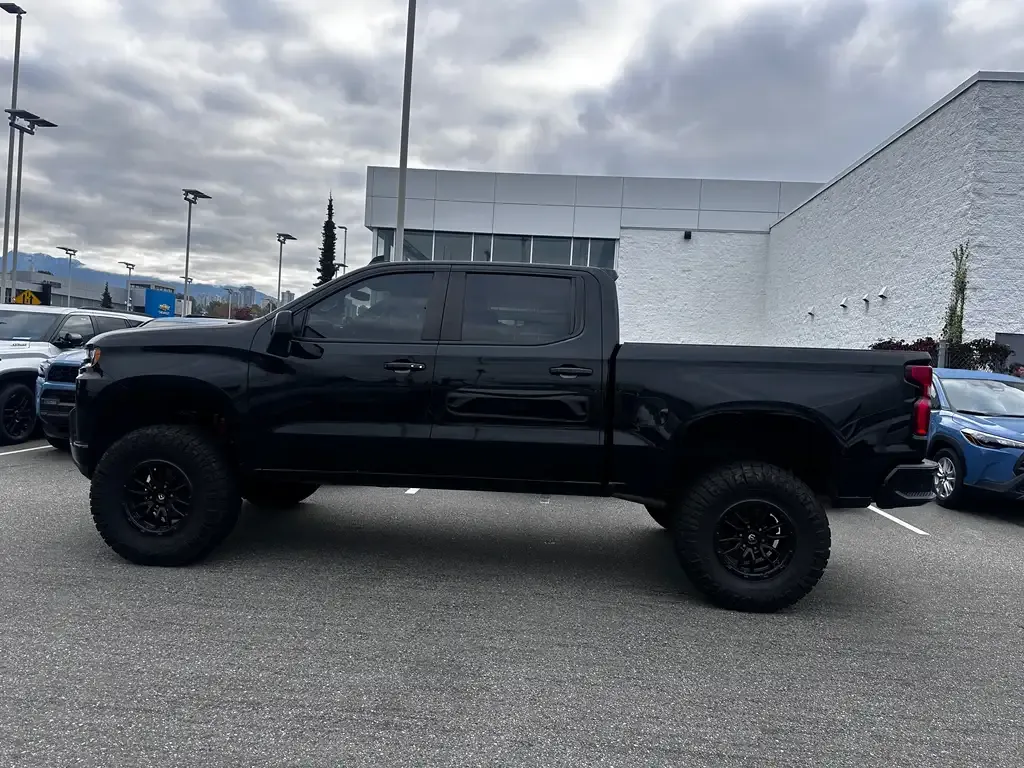 Chevrolet Silverado 1500 2021 photo 2