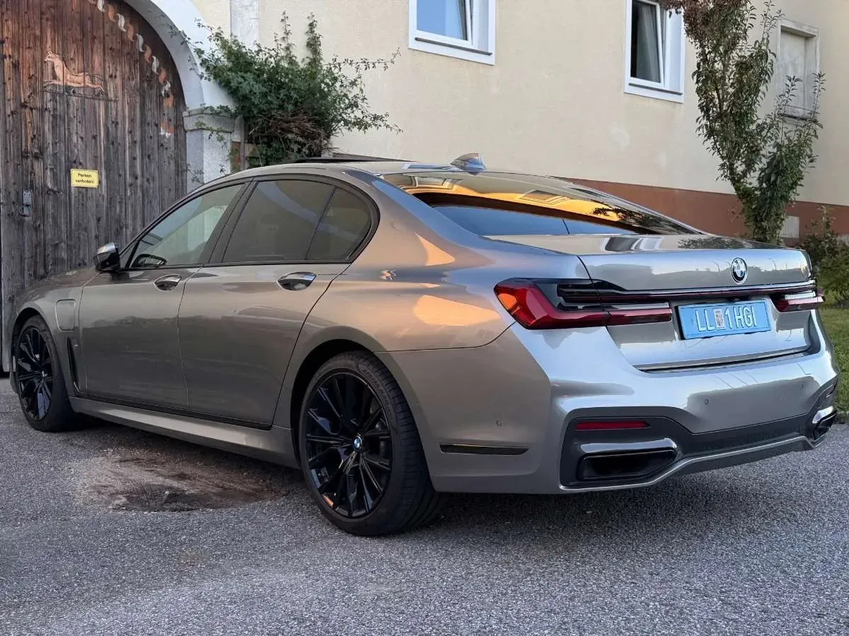 BMW 7 Series 2019 photo 3