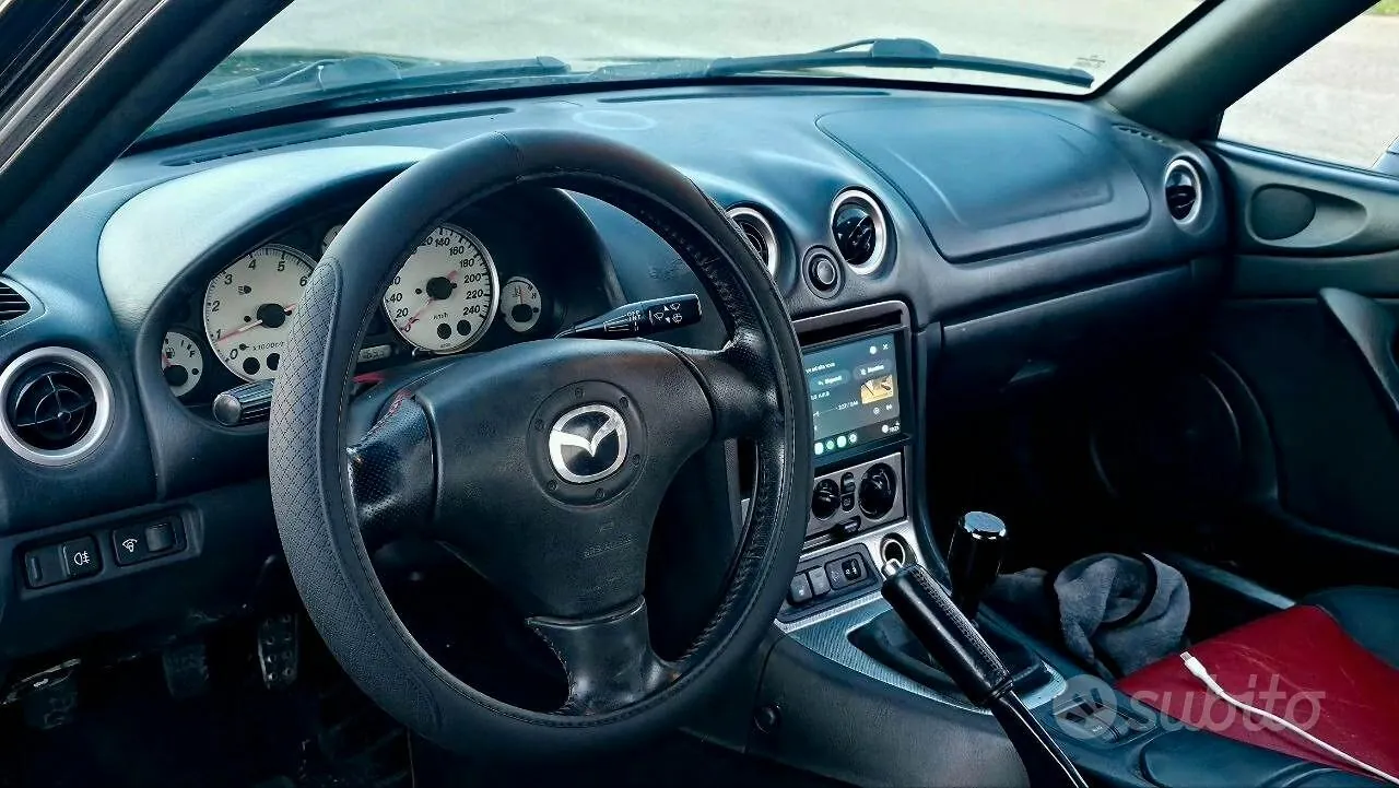 Mazda Mx-5 2004 photo 2