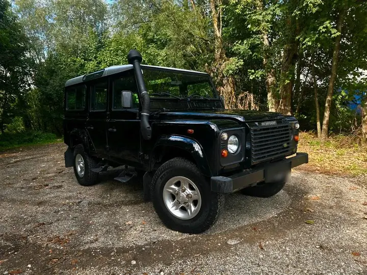 Land Rover Defender 110