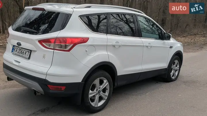 Ford Kuga 2013 photo 2