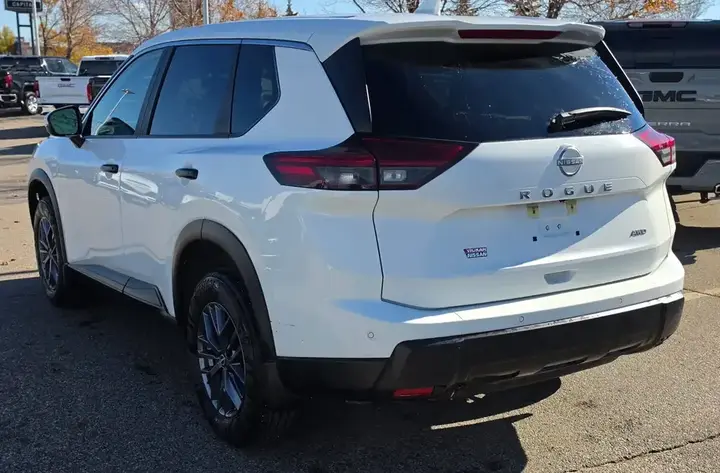 Nissan Rogue 2024 photo 3