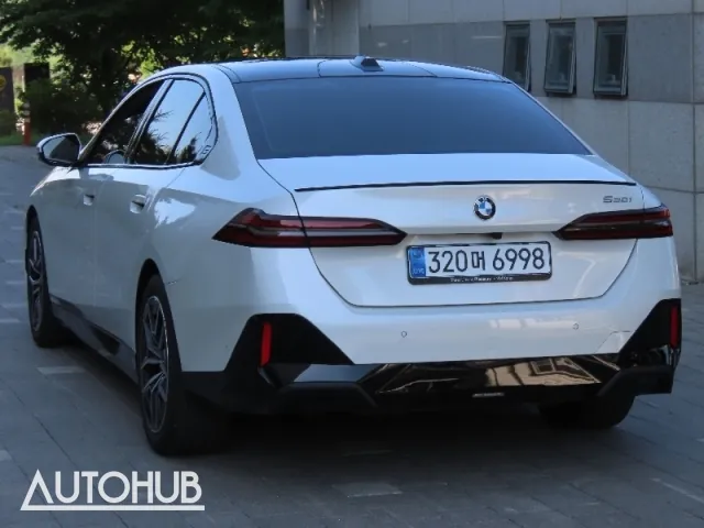 BMW 5 Series 2025 photo 4