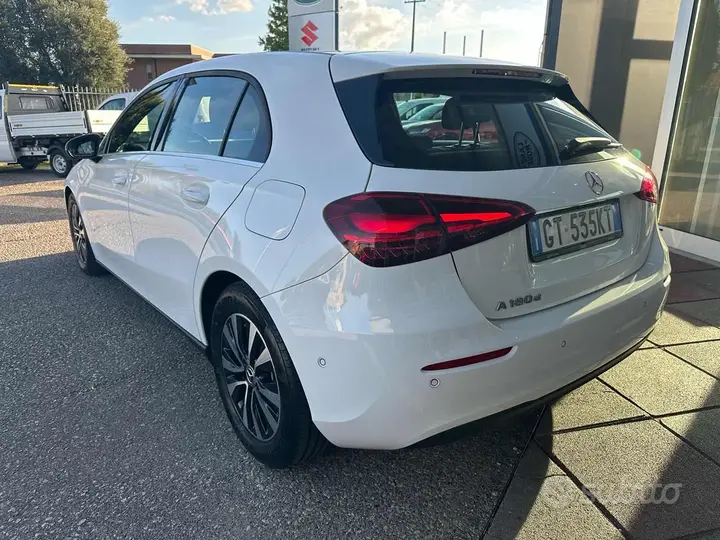 Mercedes-Benz A 180 2024 photo 4