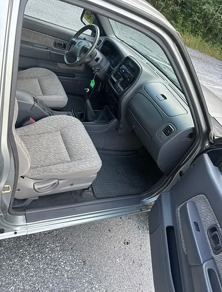 Nissan Navara 2001 photo 4