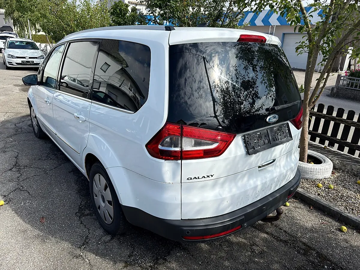 Ford Galaxy 2010 photo 2