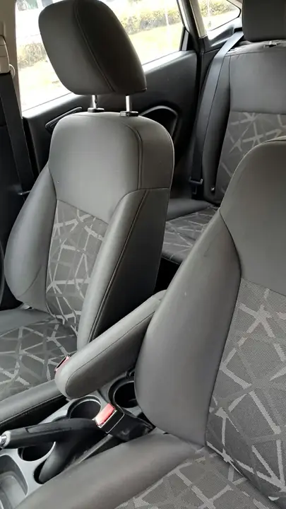 Ford Fiesta 2012 photo 5
