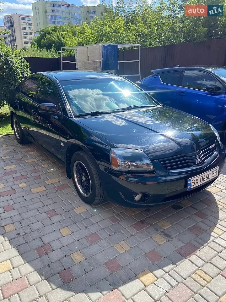 Mitsubishi Galant 2006 photo 2