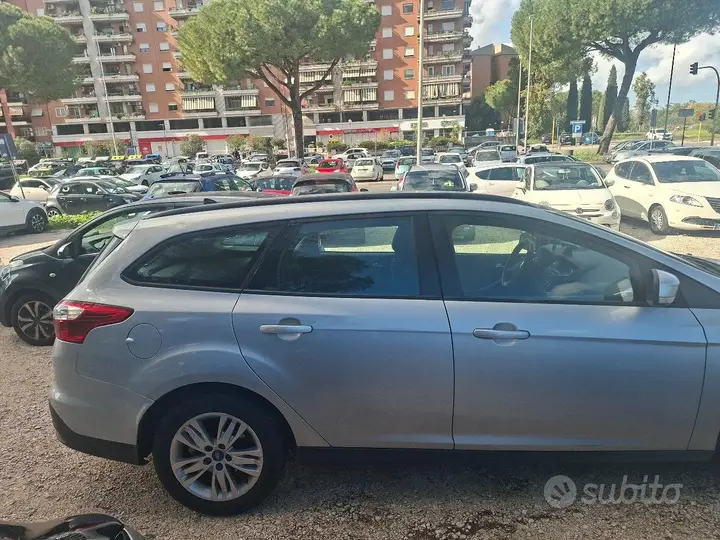 Ford Focus 2012 photo 3
