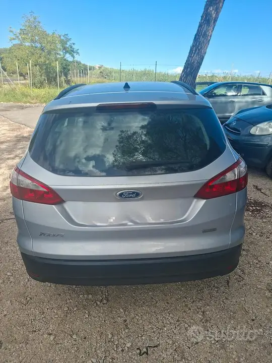 Ford Focus 2012 photo 2