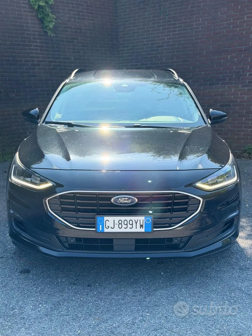 Ford Focus 2022 photo 2