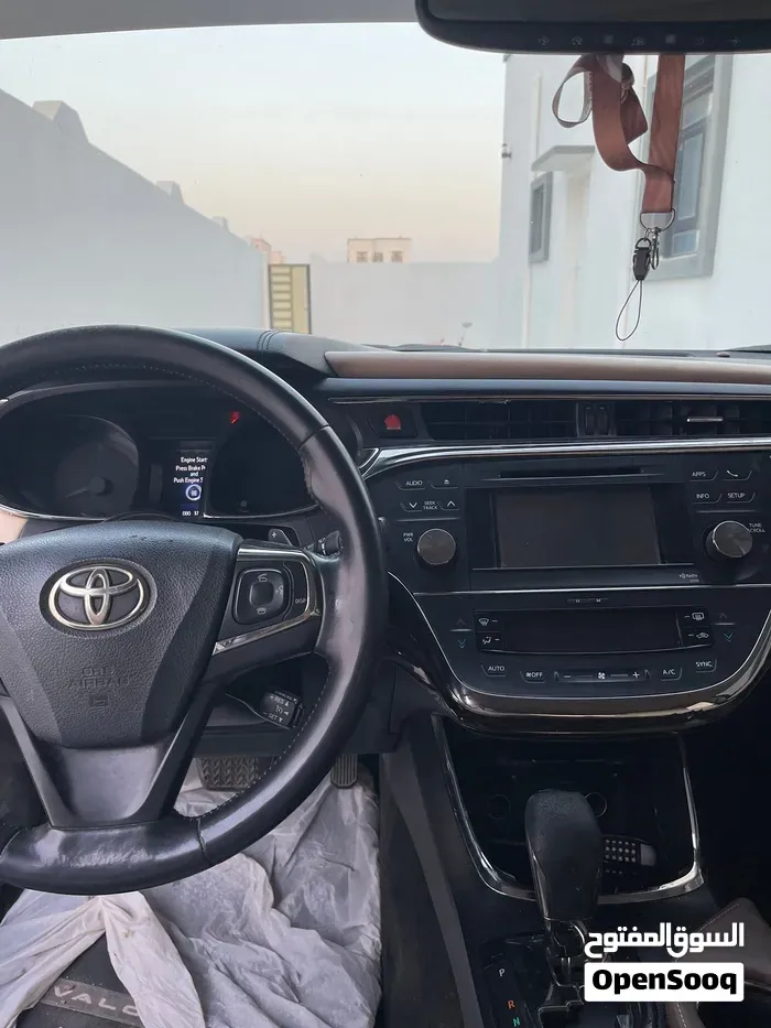 Toyota Avalon 2013 photo 2