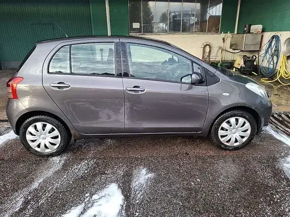 Toyota Yaris 2007 photo 3