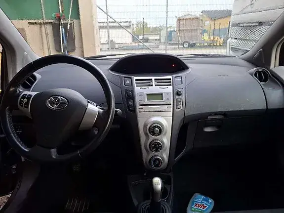 Toyota Yaris 2007 photo 5