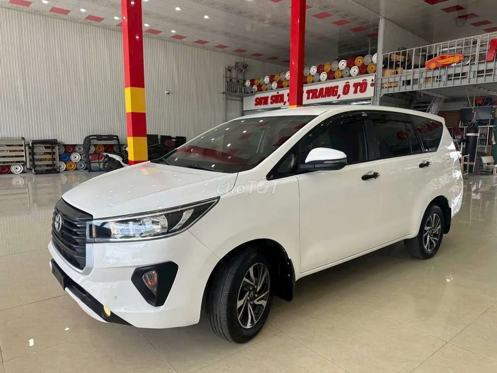 Toyota Innova 2022 photo 2