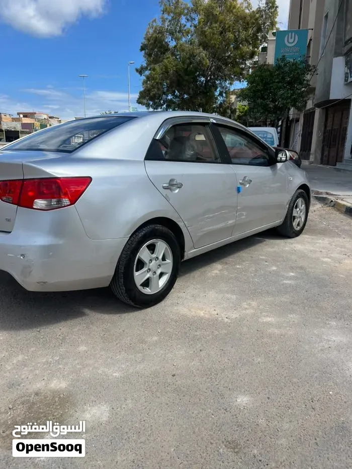 Kia Forte 2009 photo 2