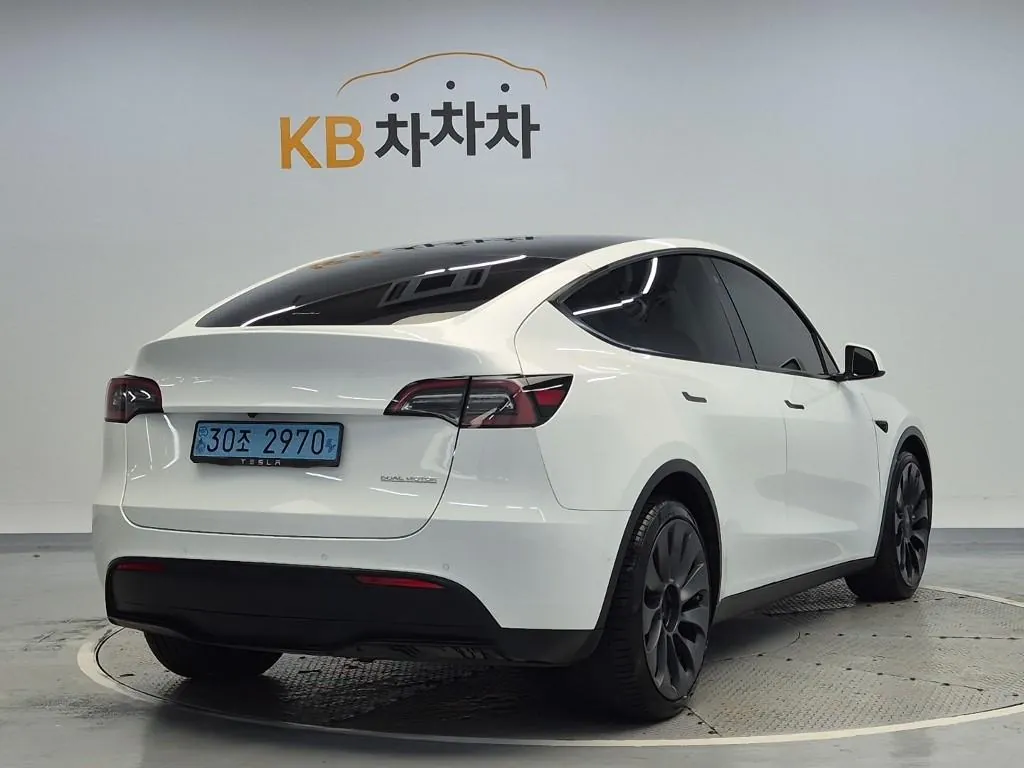Tesla Model Y 2022 photo 3