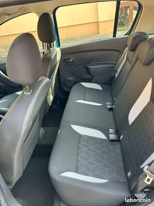 Dacia Sandero 2014 photo 2
