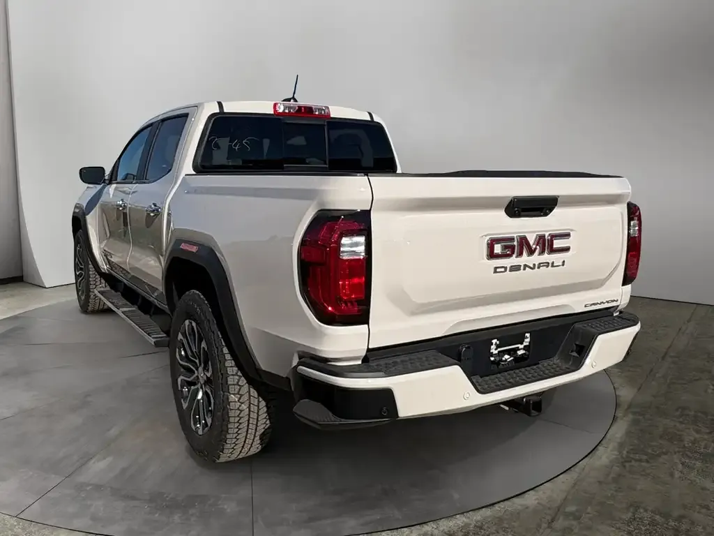 GMC Canyon 2026 photo 3