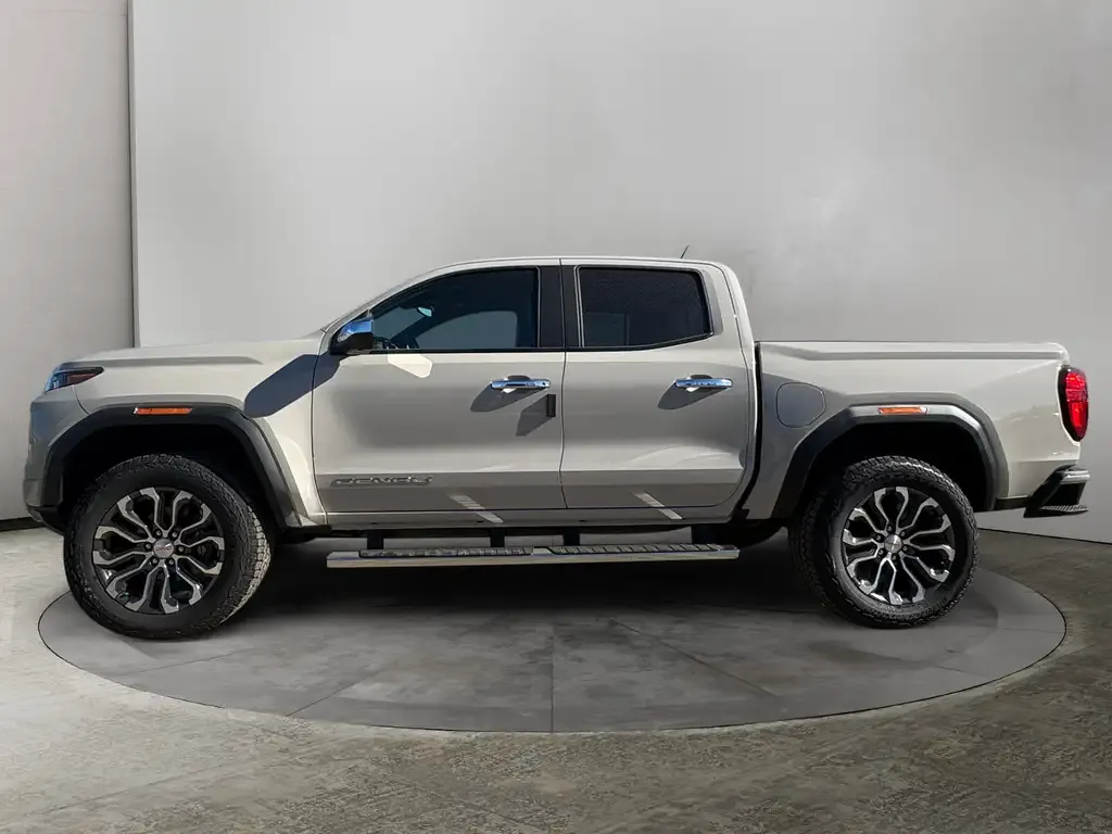 GMC Canyon 2026 photo 2