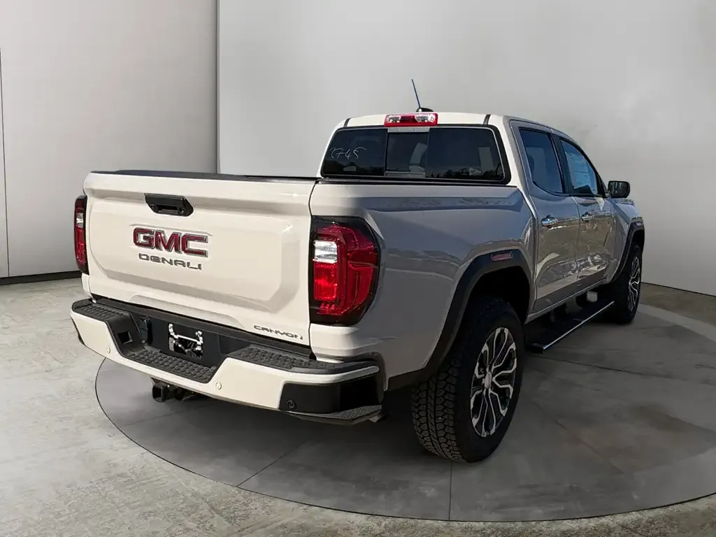 GMC Canyon 2026 photo 5