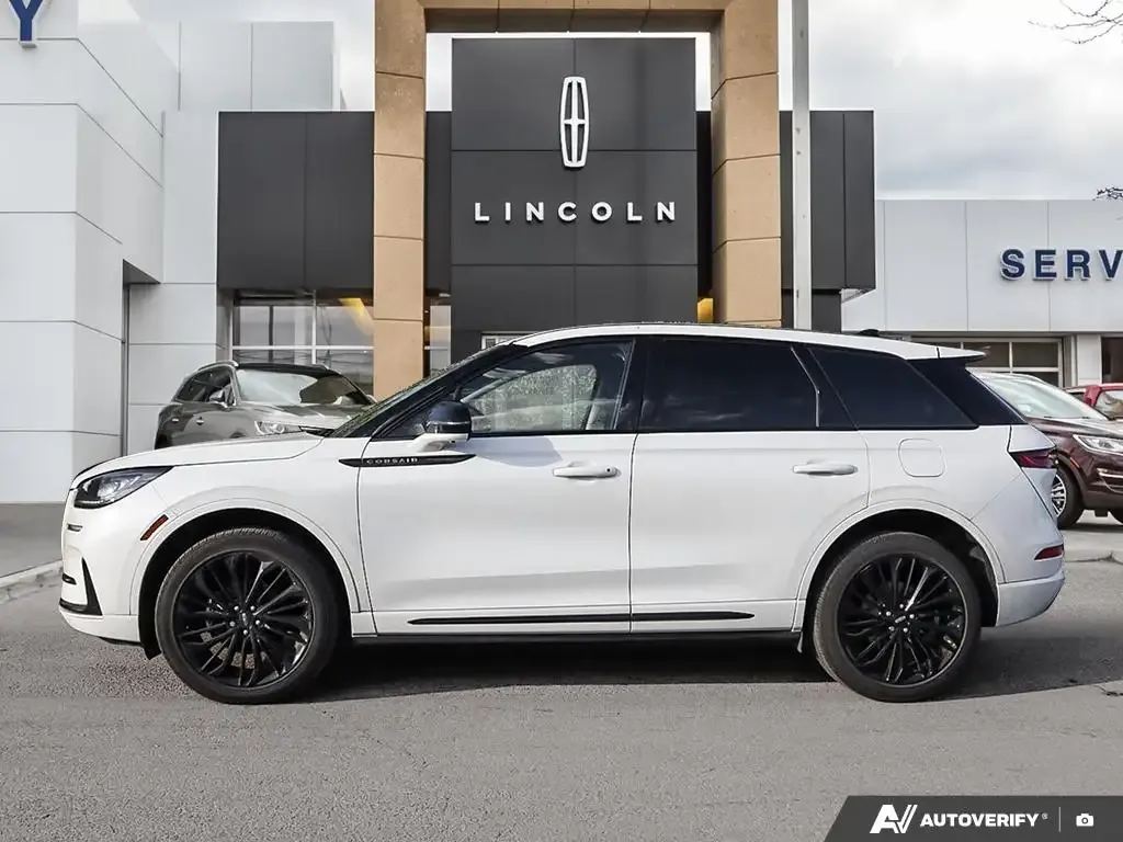Lincoln Corsair 2024 photo 3
