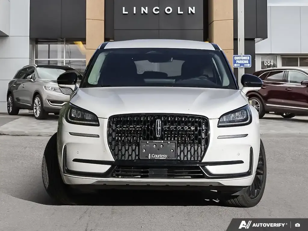 Lincoln Corsair 2024 photo 2