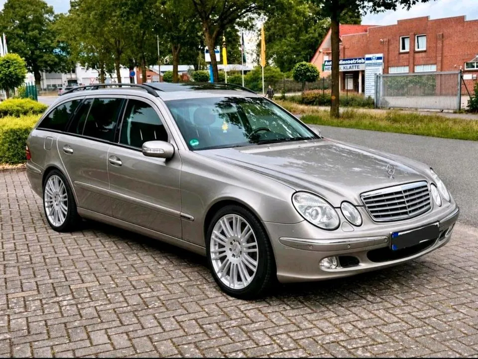 Mercedes-Benz E 240