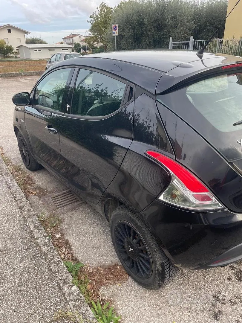 Lancia Ypsilon 2015 photo 5