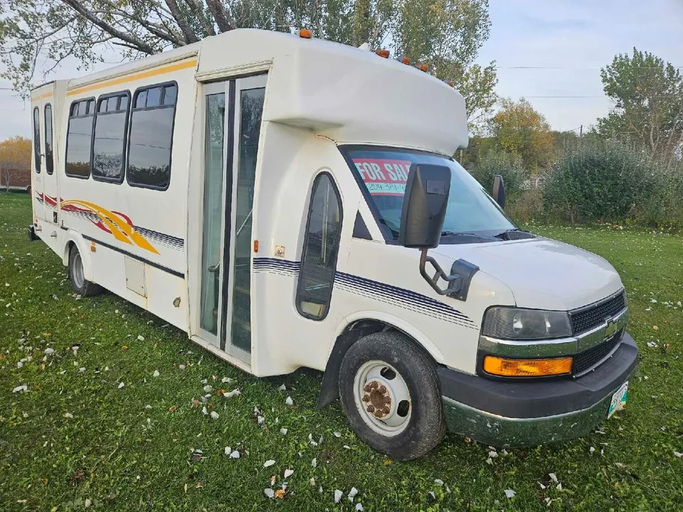 Chevrolet Express 2009 photo 2