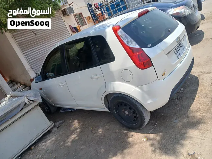 Ford Figo 2012 photo 3