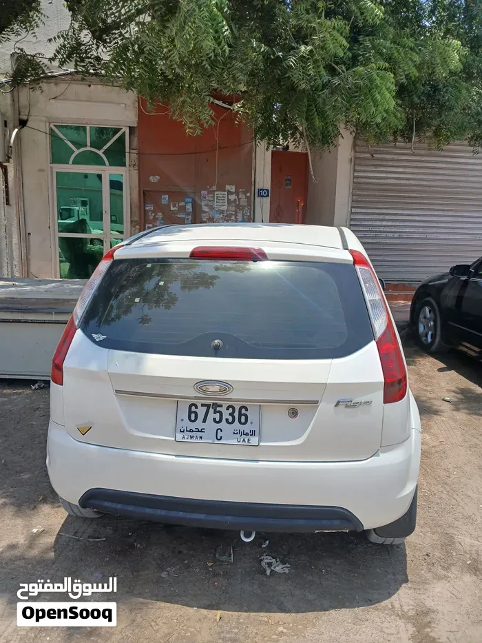 Ford Figo 2012 photo 2