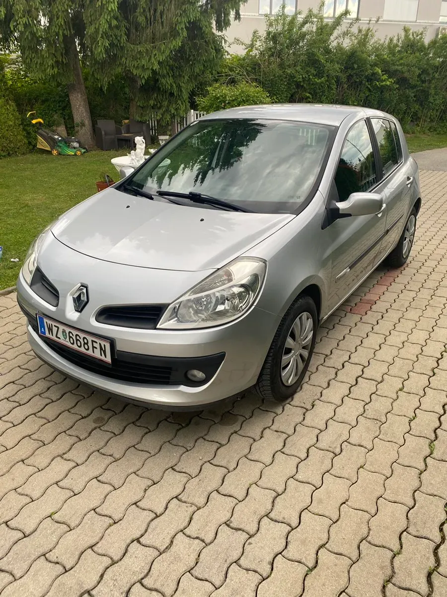 Renault Clio 2007 photo 2