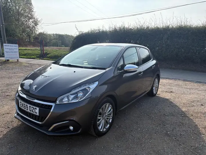 Peugeot 208 2019 photo 4