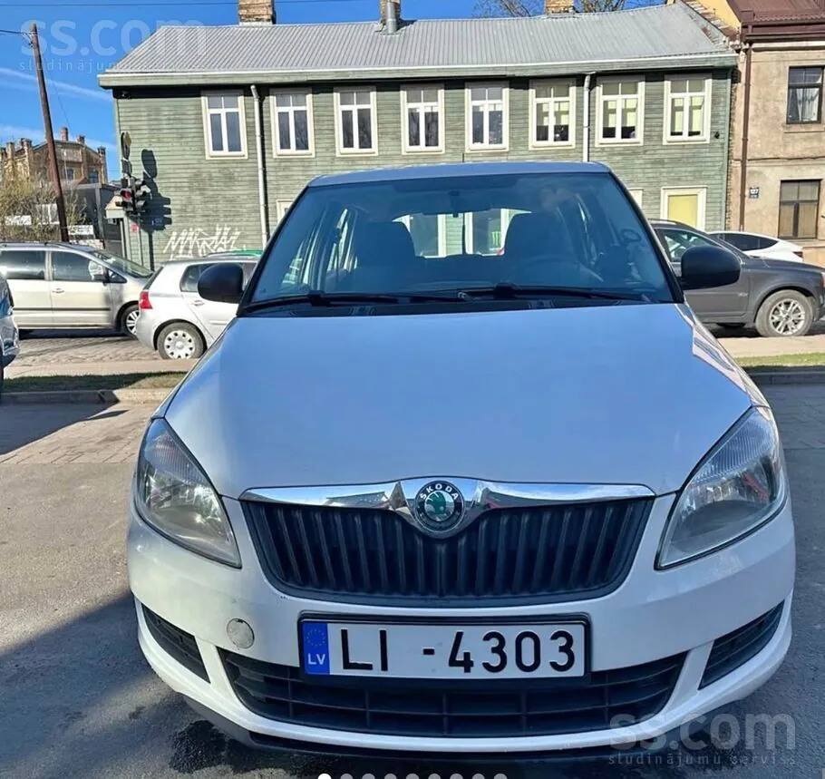 Skoda Fabia 2013 photo 2