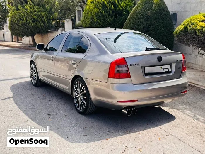 Skoda Octavia 2009 photo 3