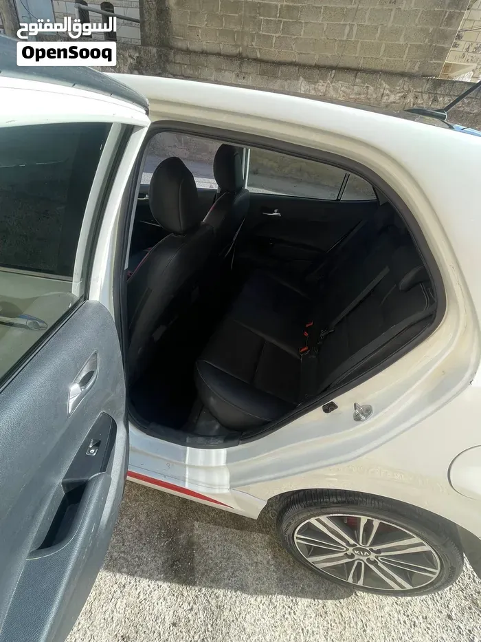 Kia Picanto 2022 photo 2