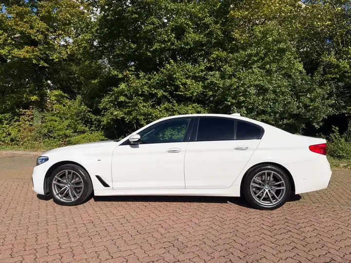BMW 5 Series 2018 photo 4