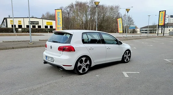 Volkswagen Golf 2011 photo 3