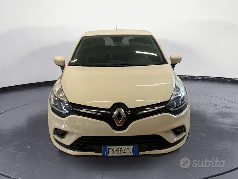 Renault Clio 2018 photo 2