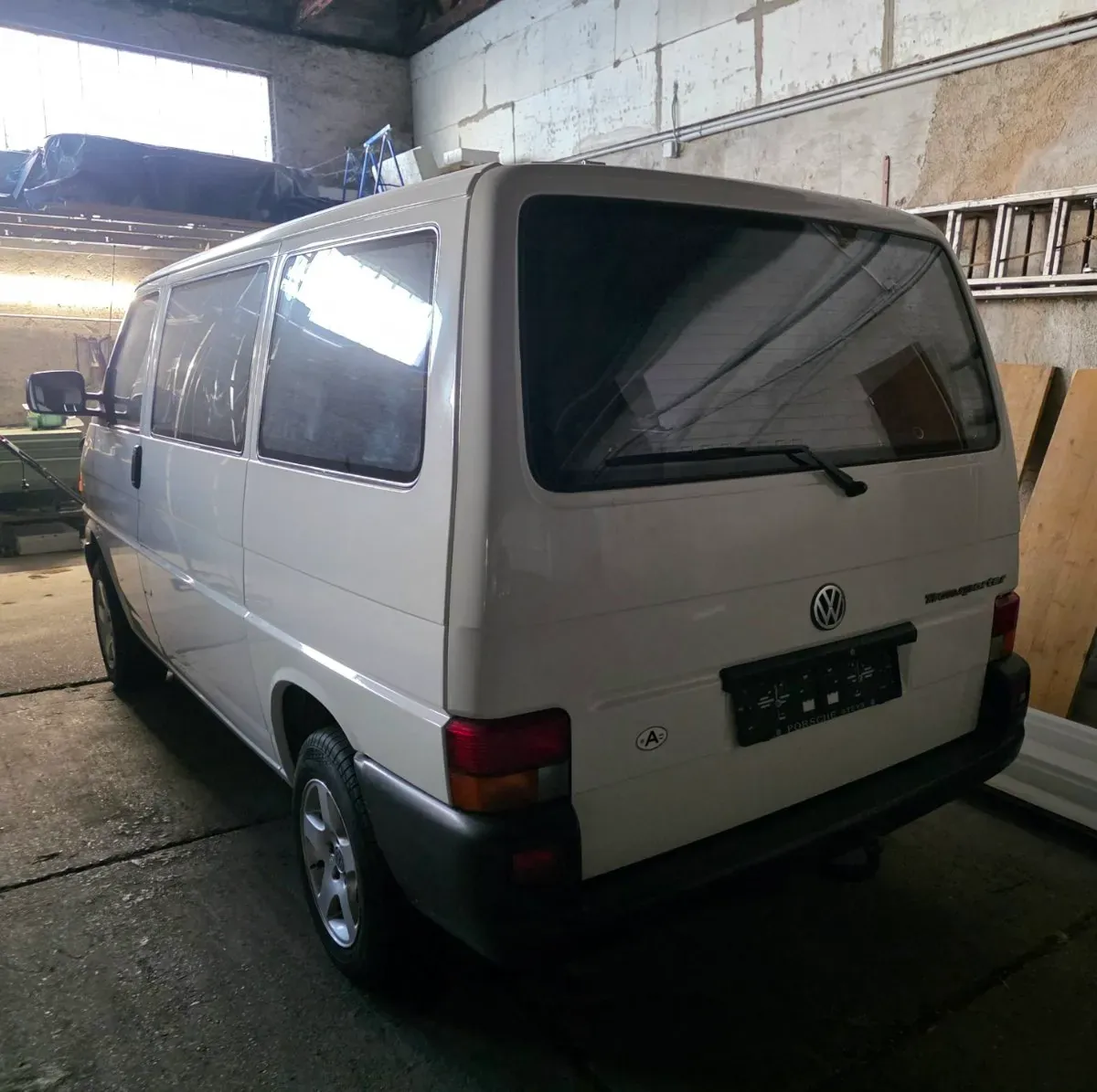 Volkswagen T4 1998 photo 3