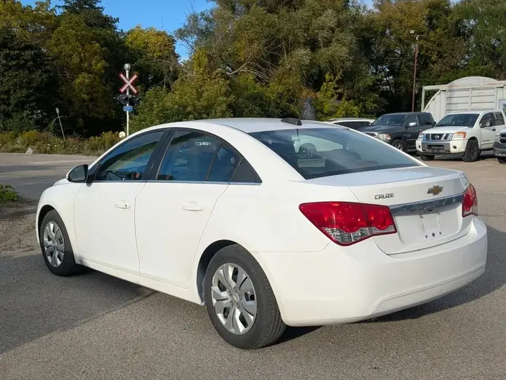 Chevrolet Cruze 2015 photo 2