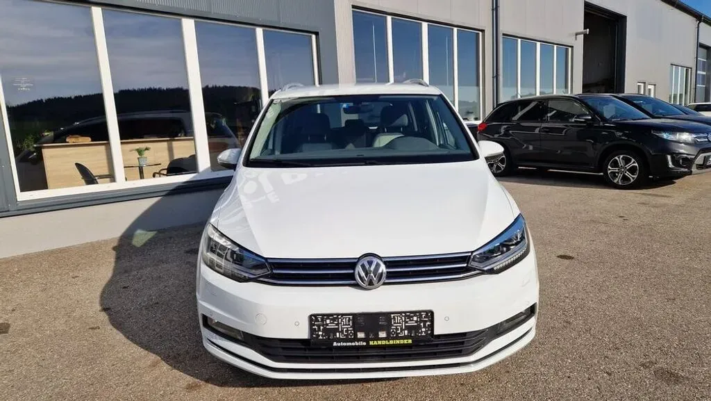 Volkswagen Touran 2016 photo 2