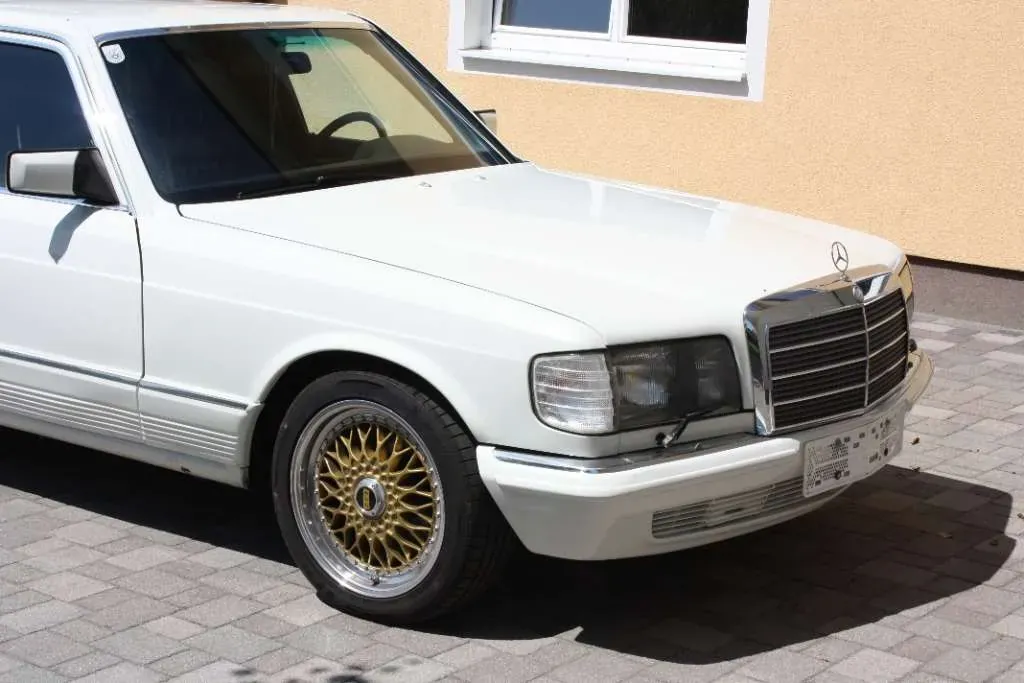 Mercedes-Benz S-Class 1983 photo 2