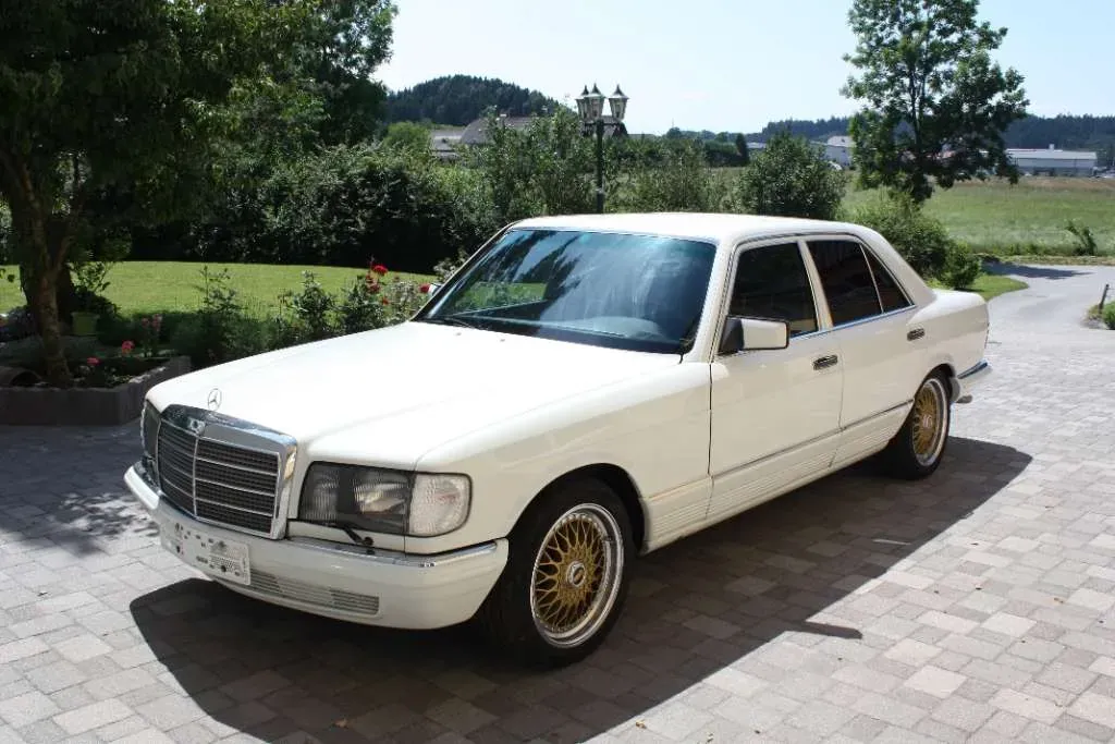 Mercedes-Benz S-Class 1983 photo 3