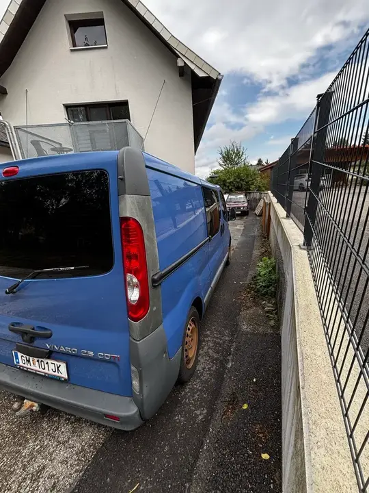 Opel Vivaro 2011 photo 3