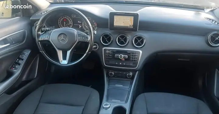 Mercedes-Benz A-Class 2014 photo 3