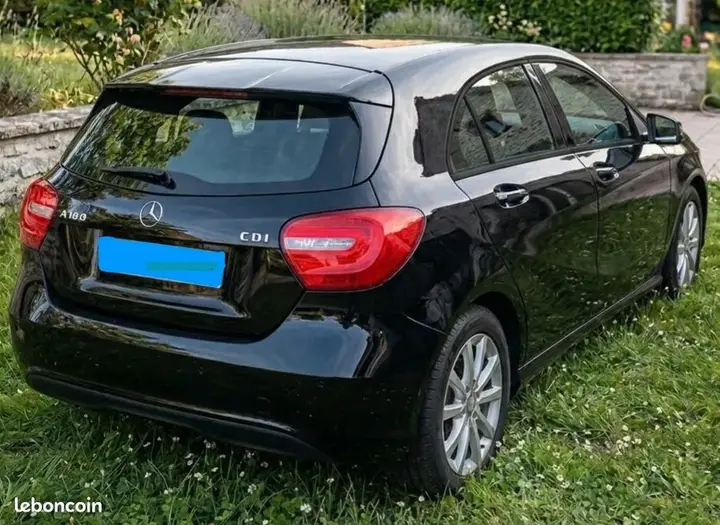 Mercedes-Benz A-Class 2014 photo 2
