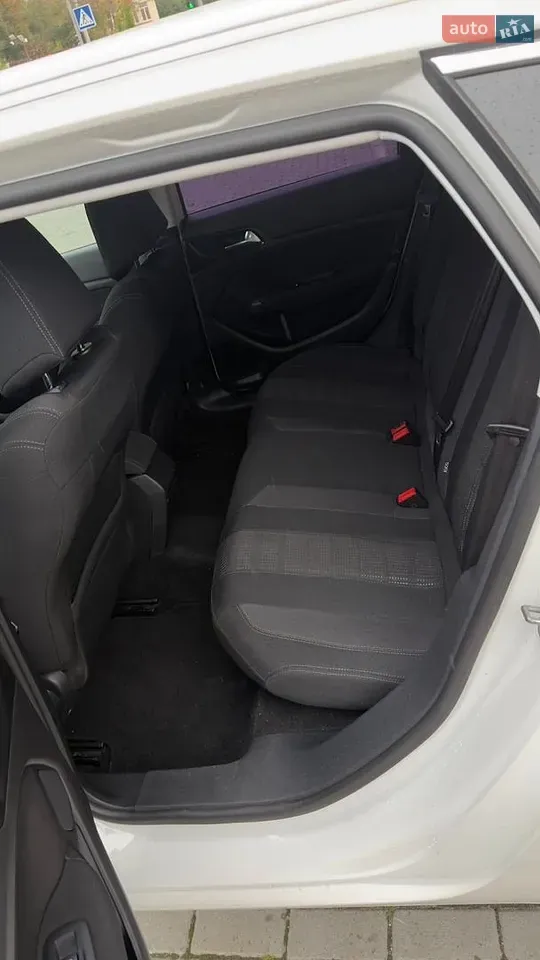 Peugeot 308 2015 photo 5