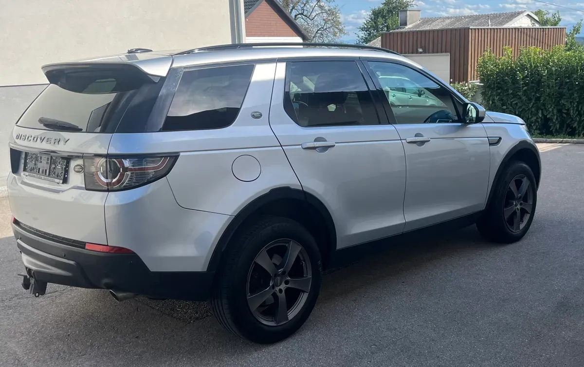 Land Rover Discovery Sport 2015 photo 2